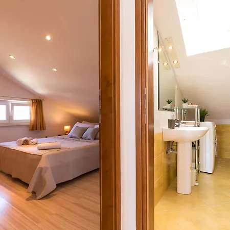 6923a Apartment *